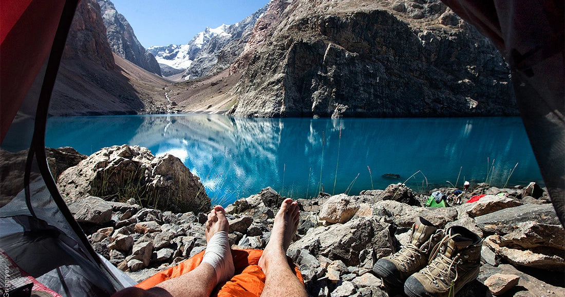10 Must-Have Features In A Travel Backpack, travel backpack packing guide cover