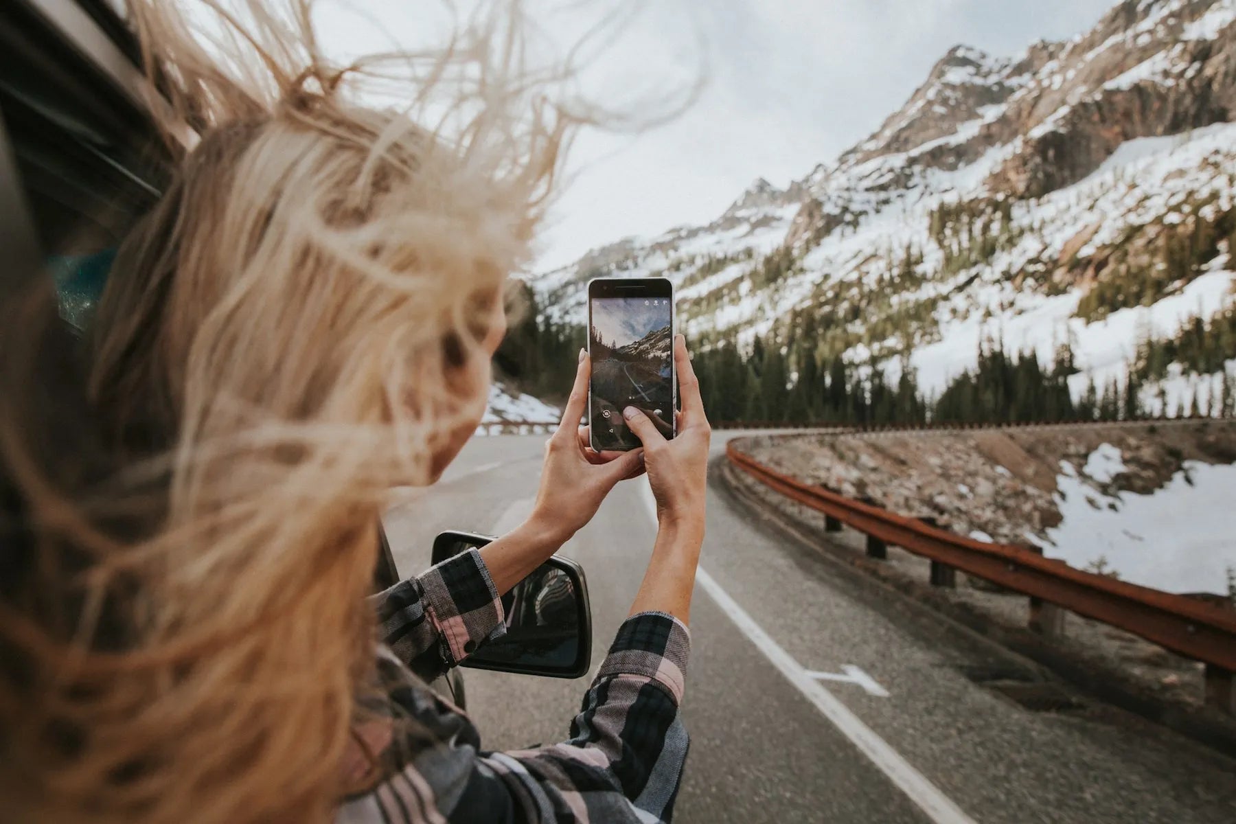 How To Capture The Best Travel Photos With Your Smartphone, WITZMAN travel guide cover
