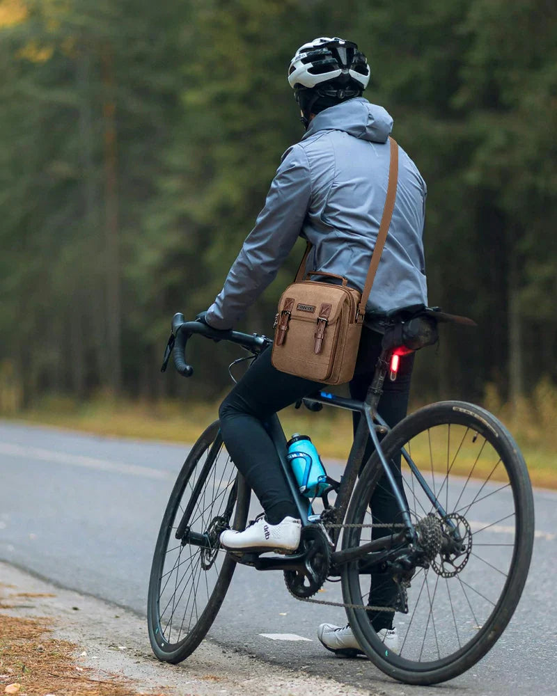 Crossbody Bags for Men: Streamlined Design for City Exploration